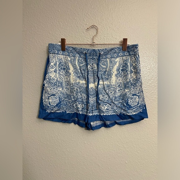 All Saints Aleida Rafaela Paisley Print Shorts In Blue/White - Picture 2 of 11